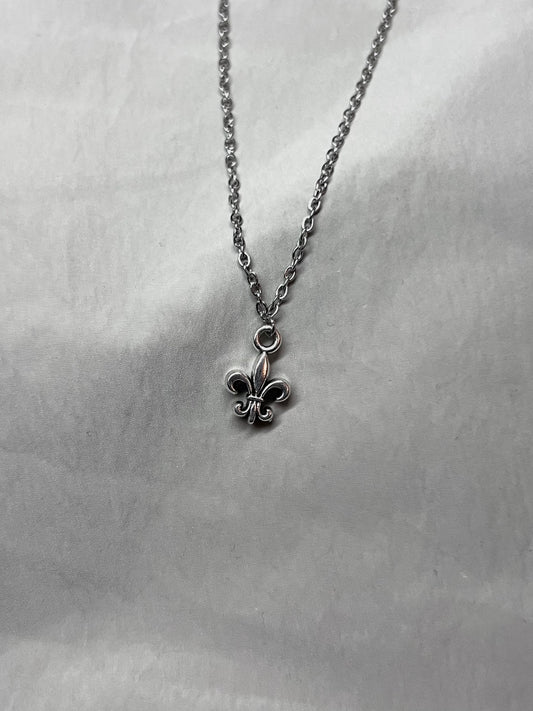 Silver Fleur Minimal - Caelis Cole