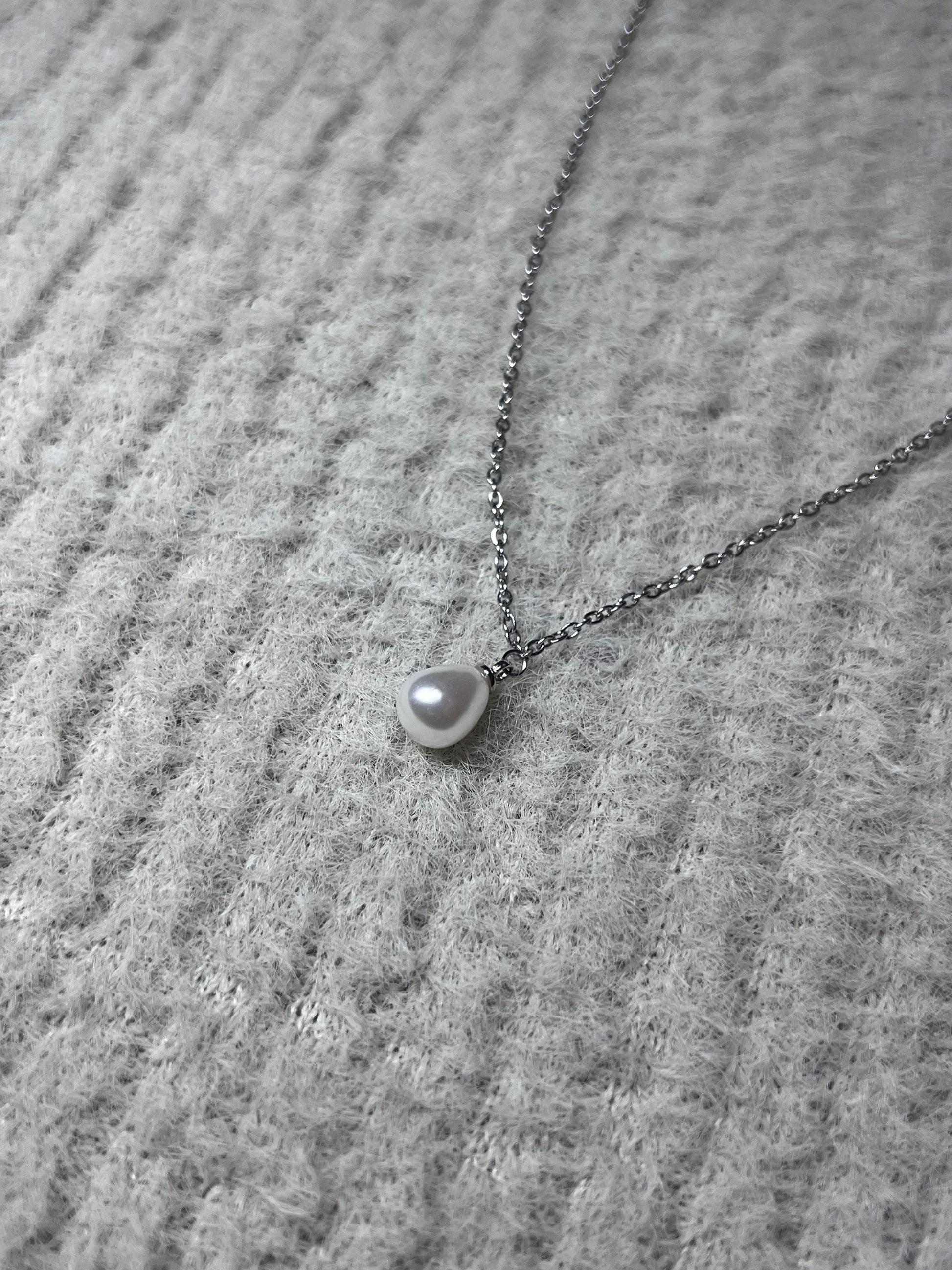 The White Pearl - Caelis Cole